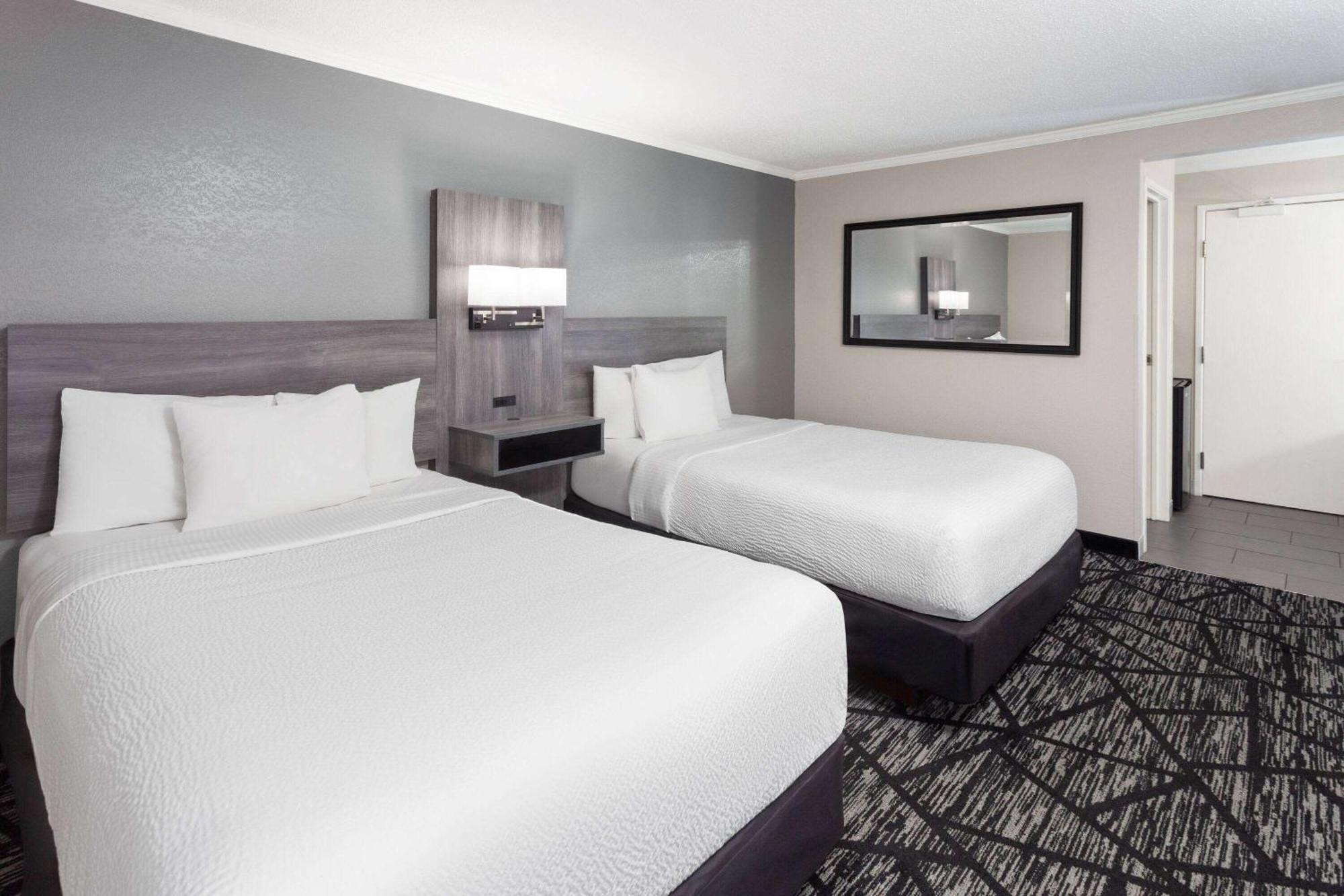 La Quinta Inn By Wyndham Cleveland Independence Exterior foto