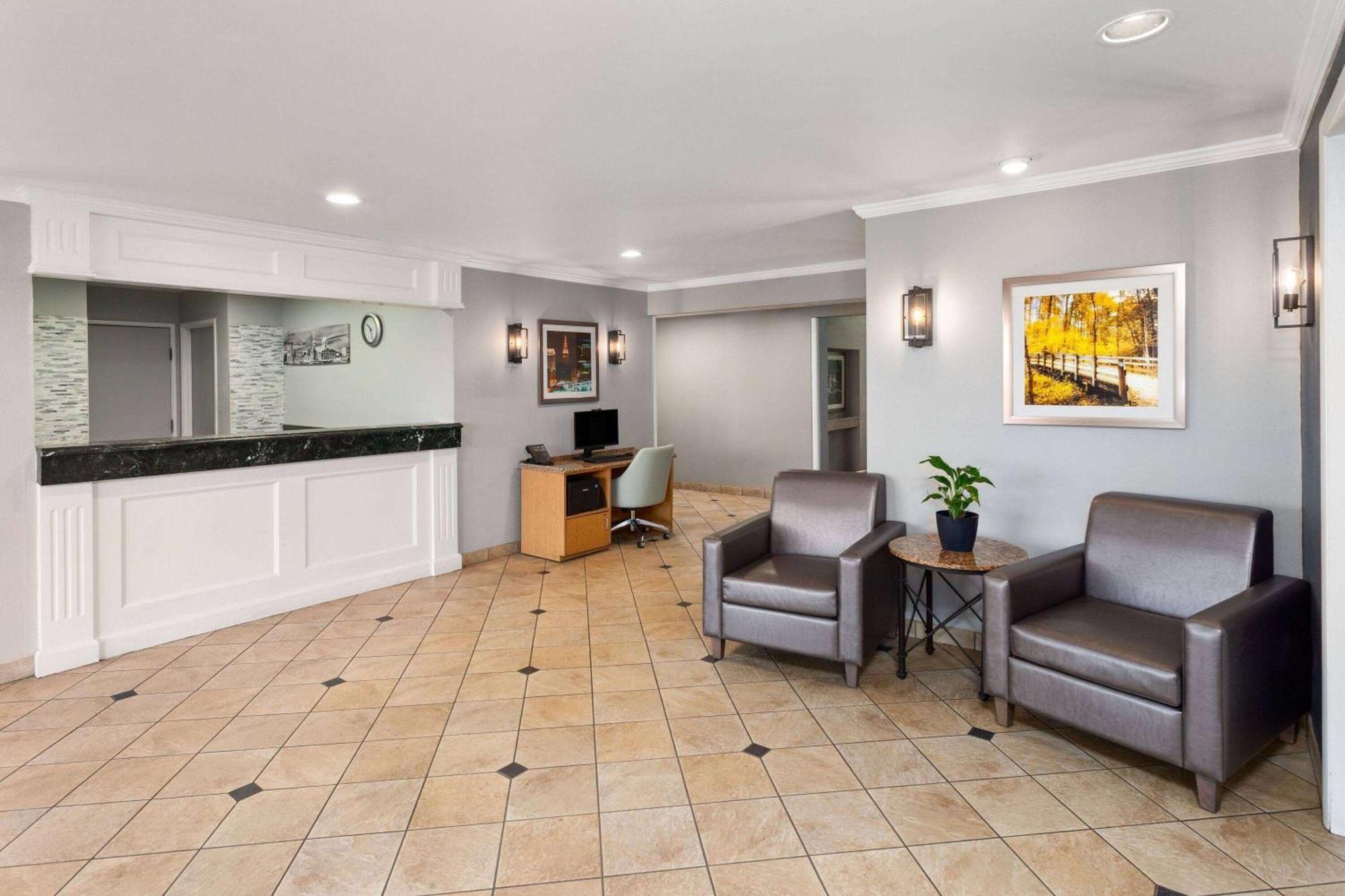 La Quinta Inn By Wyndham Cleveland Independence Exterior foto